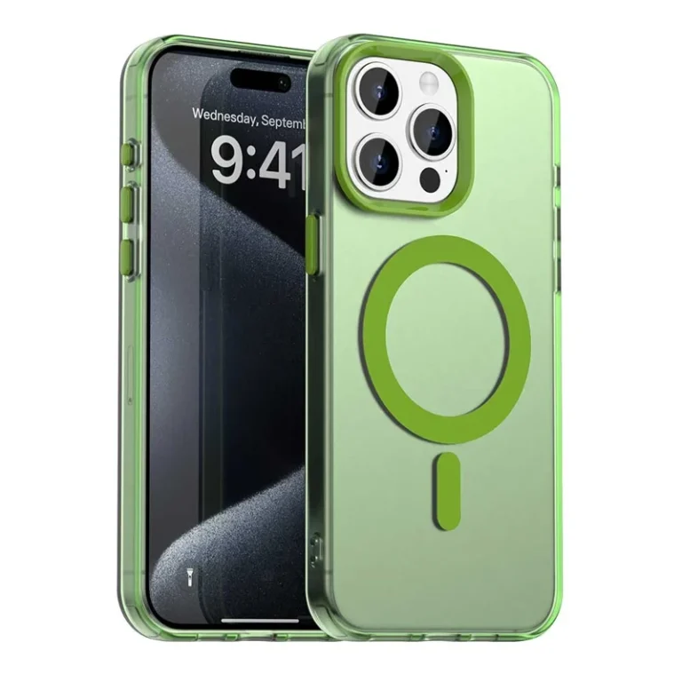 Grønt iPhone 15 Pro Candy MagSafe cover med gennemsigtig bagside og forstærket kant.